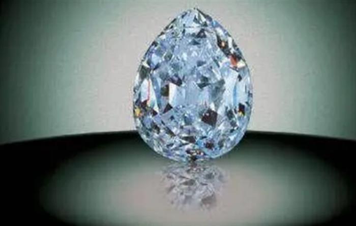 世界上最大的钻石 相当于3106克拉（库里南钻石）