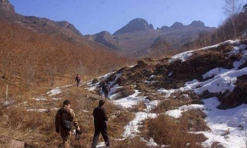 辽宁半拉山惊现无头古墓，专家说出墓主身份，震撼全场！