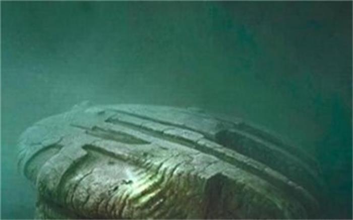 海底发现坠毁UFO  科学家  距今有14万年 “巨大的金属圆盘”