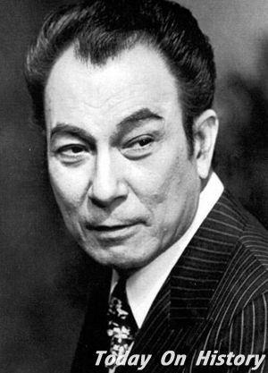 1913年1月1日香港著名演员、粤语电影中的老牌奸角石坚出生(2025-1-1已更新)