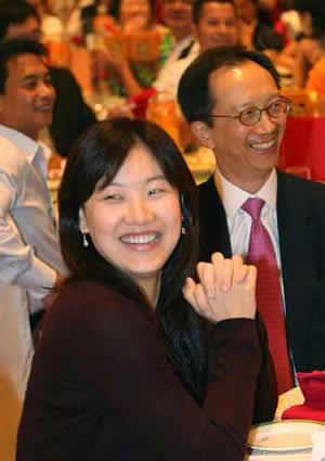 13岁的中国运动员伏明霞成为最年轻的世界冠军