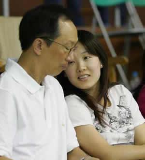 13岁的中国运动员伏明霞成为最年轻的世界冠军