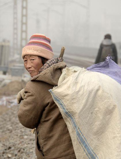 中国首次公布全国基尼系数