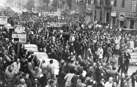 1983年1月18日意大利800万工人举行4―8小时全国性大罢工(2026-1-18已更新)