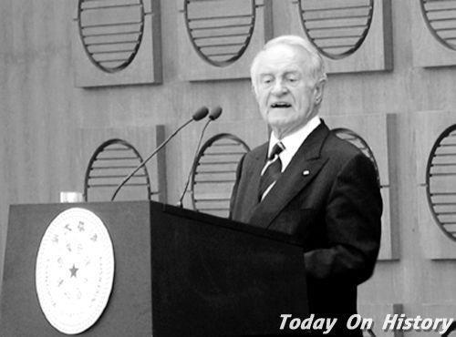 2006年1月27日德国前总统约翰内斯·劳逝世(2025-1-27已更新)