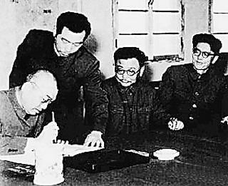 解放军高级将领李克农去世