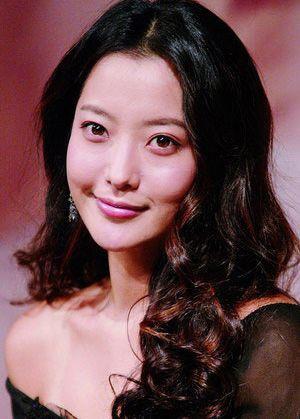 1977年2月25日韩国著名女演员金喜善出生(2025-2-25已更新)