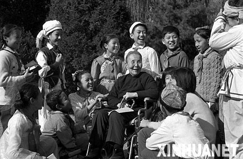 1999年2月28日文坛世纪老人冰心在京与世长辞(2025-2-28已更新)