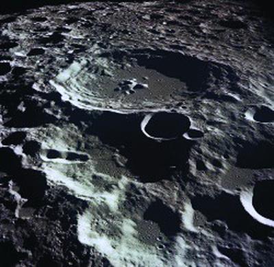 1998年3月5日美国科学家宣布在月球表面陨石坑深处发现水(2025-3-5已更新)