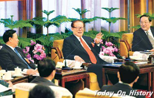 2001年3月6日江泽民指出大力推进经济结构调整(2025-3-6已更新)