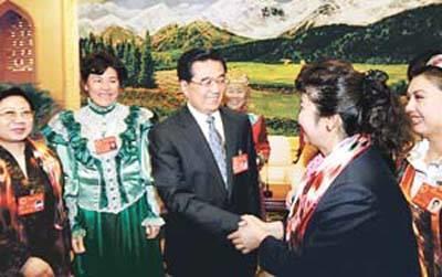 2005年3月8日胡锦涛等分别参加两会审议讨论(2025-3-8已更新)
