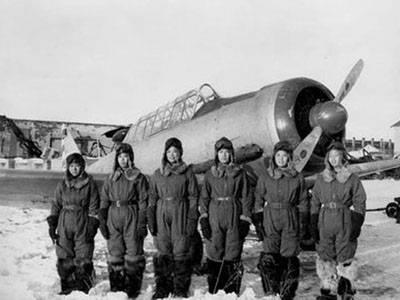 1952年3月8日新中国培养出第一批全体女飞行员(2025-3-8已更新)