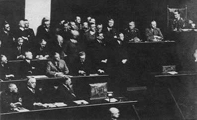 1933年3月23日德国国会将独裁权授予希特勒(2025-3-23已更新)
