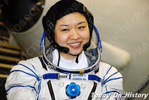 韩国首位宇航员李素妍乘坐俄罗斯联盟号宇宙飞船升空