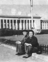 历史学家顾颉刚出生
