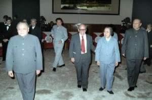 习仲勋同志逝世