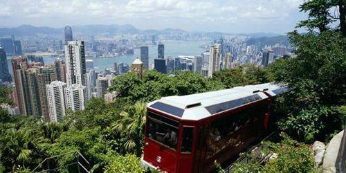 香港山顶缆车通车