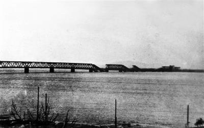 1937年11月17日第一座由中国人自己修建的钱塘江大桥开通(2024-11-17已更新)