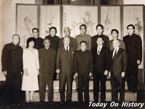 1979年11月26日邓小平会见不列颠百科全书副主席吉布尼等外宾(2024-11-26已更新)