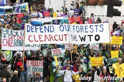 1999年11月30日反全球化人士在西雅图举行大规模游行(2025-11-30已更新)