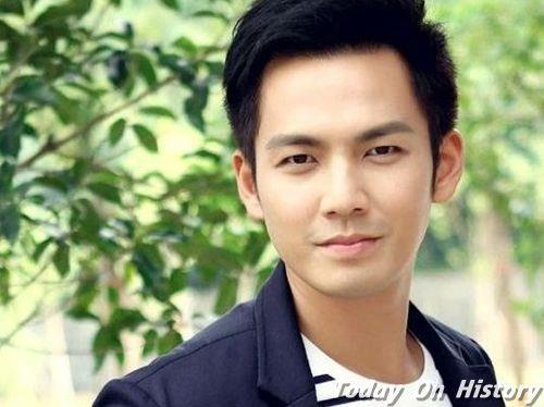 1974年11月30日香港歌手、演员钟汉良出生(2025-11-30已更新)