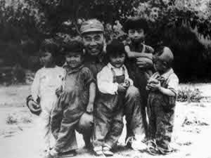 人民共和国第一元帅朱德诞辰