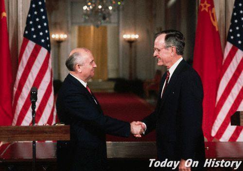 1989年12月3日老布什与戈尔巴乔夫在马耳他举行高峰会 冷战结束(2024-12-3已更新)