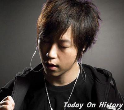 1975年12月6日五月天主唱阿信陈信宏出生(2025-12-6已更新)