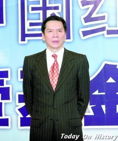 1948年12月16日香港电影出品人、监制、演员向华强出生(2025-12-16已更新)