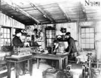 无线电发明家阿姆斯特朗诞生