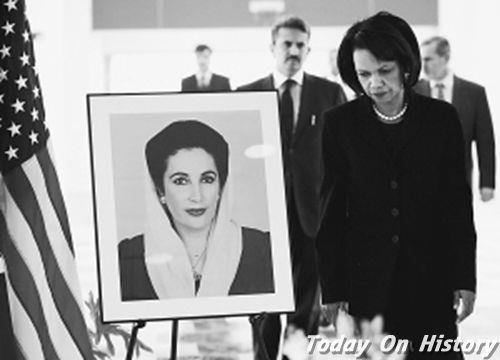 巴基斯坦前女总理贝·布托遇刺身亡