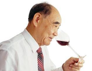 2011年6月20日中国葡萄酒泰斗郭其昌逝世(2025-6-20已更新)