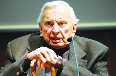 2012年7月31日美国小说家戈尔·维达尔逝世(2024-7-31已更新)