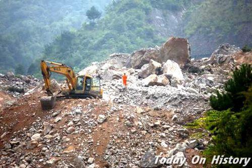 2015年8月12日陕西山阳发生山体滑坡事故(2025-8-12已更新)