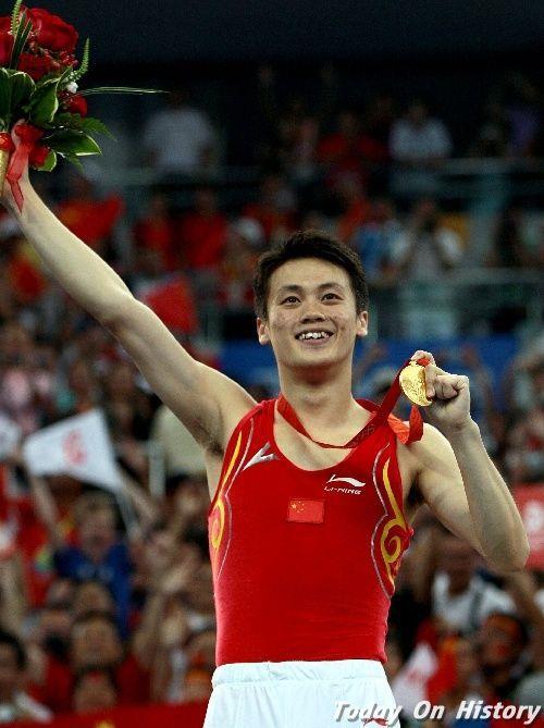 北京奥运会男子蹦床决赛陆春龙夺冠