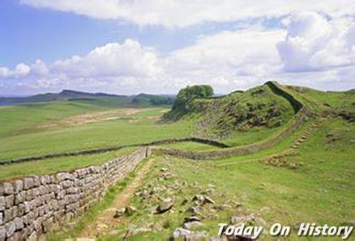 罗马帝国开始建造哈德良长城（Hadrian’s Wall）