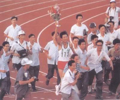 1983年9月22日朱建华以2.38米破男子跳高世界纪录(2024-9-22已更新)